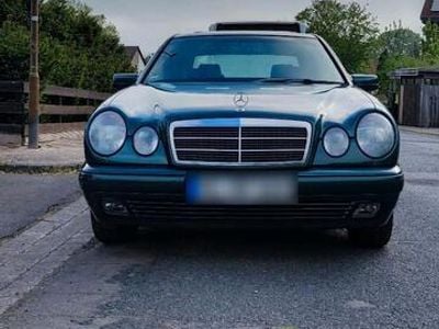 Mercedes E240