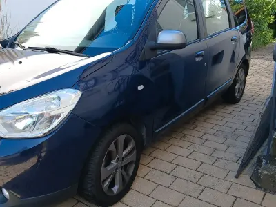 Gebraucht Dacia Lodgy Comfort 109 PS (80 kW) 2015 Blau Van / Kleinbus