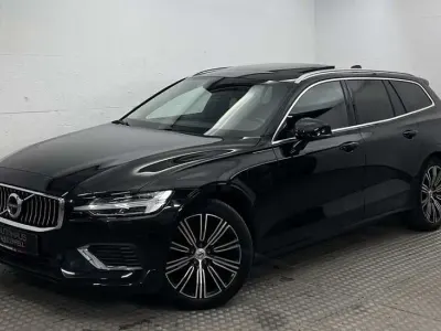 Używany Volvo V60 Inscription 392 KM (288 kW) 2020 Czarny Kombi