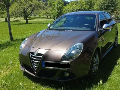 Gebraucht Alfa Romeo Giulietta Turismo 170 PS (125 kW) 2015 Braun Kleinwagen