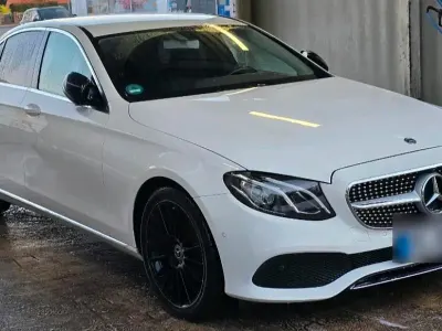 Gebraucht Mercedes E200 Avantgarde 184 PS (135 kW) 2018 Weiß Limousine