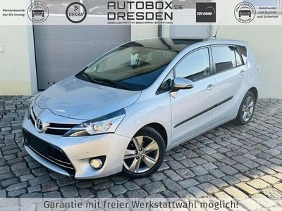 Silber Gebraucht 2016 Toyota Verso Executive Van / Kleinbus | 9.490 € (Fairer Preis)