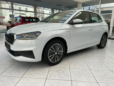 Gebraucht Skoda Fabia Tour 95 PS (69 kW) 2022 Weiß Limousine