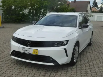 Gebraucht Opel Astra Elegance 131 PS (96 kW) 2023 Arktis weiß Kleinwagen