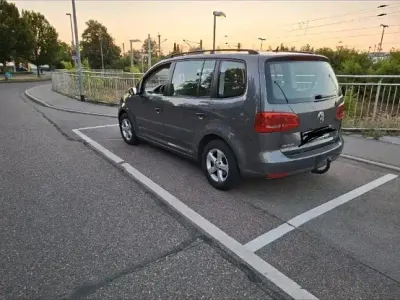 Gebraucht VW Touran 105 PS (77 kW) 2011 Andere farben Van / Kleinbus