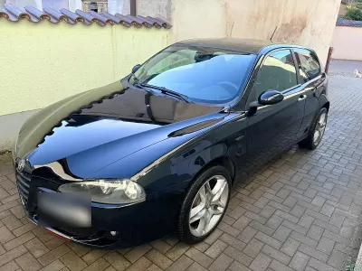 Gebraucht Alfa Romeo 147 105 PS (77 kW) 2007 Schwarz Kleinwagen
