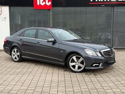 Grau Gebraucht 2011 Mercedes E200 Limousine | 13.500 € (Fairer Preis)