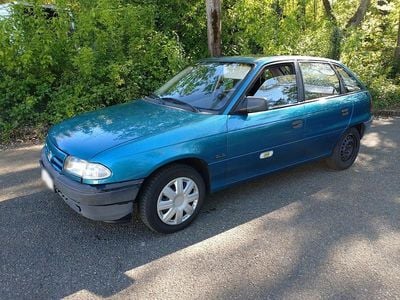 Second-hand Opel Astra 60 CP (44 kW) 1994 Verde Berlinǎ