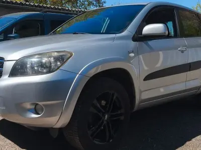 Brugt Toyota RAV4 Executive 177 HK (130 kW) 2007 Sølv SUV