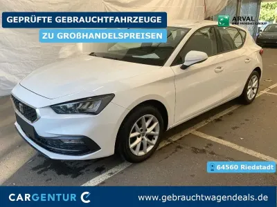 Gebraucht Seat Leon Style 150 PS (110 kW) 2022 Weiß Limousine