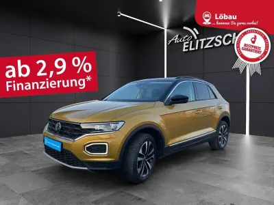 Käytetty VW T-Roc United 110 HP (80 kW) 2021 Keltainen Katumaasturi