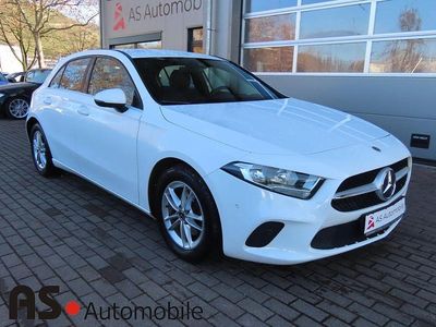 Gebraucht Mercedes A180 136 PS (100 kW) 2019 Polarweiss Limousine
