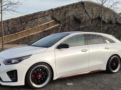 Weiß Gebraucht 2019 Kia ProCeed GT GT Kleinwagen | 22.300 € (Etwas zu teuer)