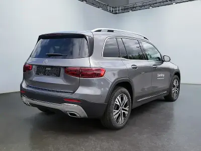 Gebraucht Mercedes GLB200 Progressive 150 PS (110 kW) 2026 Grau SUV