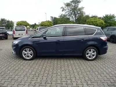 Gebraucht Ford S-MAX Titanium 150 PS (110 kW) 2020 Blazerblau Van / Kleinbus