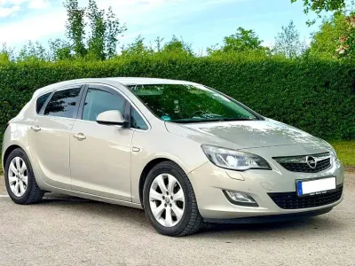 Brugt Opel Astra Cosmo 125 HK (91 kW) 2010 Sølv Sedan