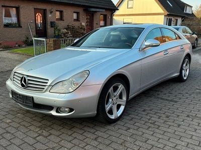 Silber Gebraucht 2006 Mercedes CLS500 Limousine | 5.900 €