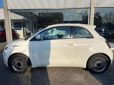 Usata Fiat 500e Basis 86 kW (118 CV) 2023 Bianco Berlina