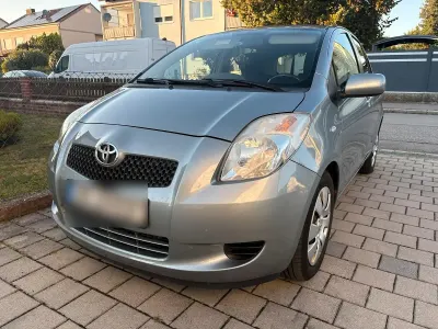 Gebraucht Toyota Yaris 90 PS (66 kW) 2006 Grau Kleinwagen
