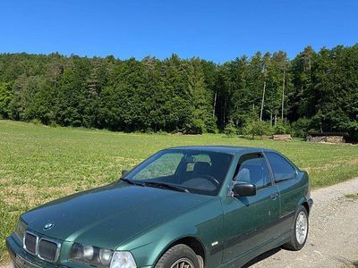 Grün Gebraucht 2000 BMW 316 Limousine | 2.200 € (Etwas zu teuer)