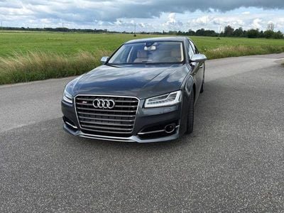 Audi S8