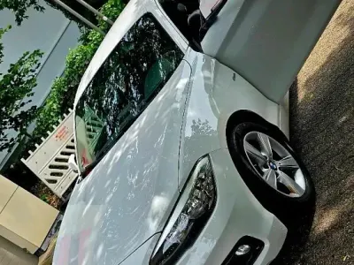 Gebraucht BMW 118 Sport Line 136 PS (100 kW) 2015 Weiß Kleinwagen