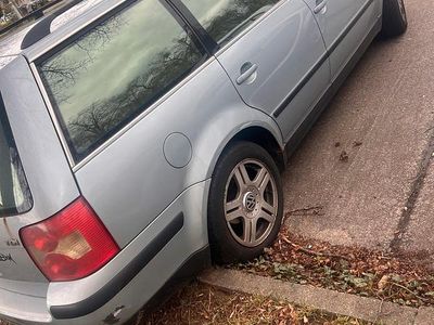 Gebraucht VW Passat 131 PS (96 kW) 2004 Andere farben Kombi