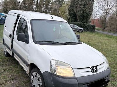 Gebraucht Peugeot Partner 69 PS (50 kW) 2004 Weiß Van / Kleinbus