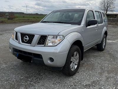 Second-hand Nissan Pathfinder Comfort 174 CP (127 kW) 2005 Argintiu SUV