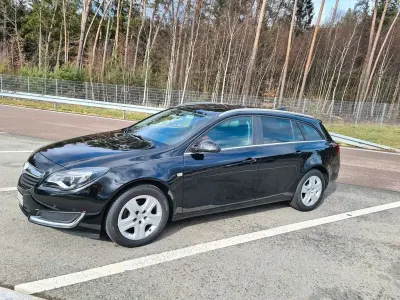 Gebraucht Opel Insignia Edition 140 PS (102 kW) 2017 Schwarz Kombi