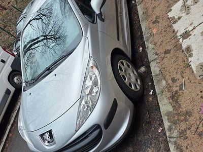 Gebraucht Peugeot 207 Filou 73 PS (53 kW) 2009 Silber Kombi