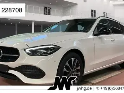 Gebraucht Mercedes C300e 313 PS (230 kW) 2023 Polarweiss  unilack Kombi