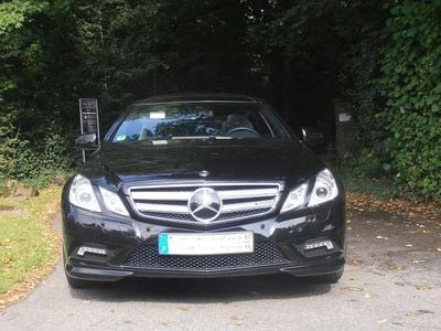Gebraucht Mercedes E500 AMG 387 PS (284 kW) 2010 Schwarz Coupé