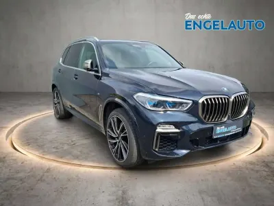 Gebraucht BMW X5 M50 M Sport 530 PS (389 kW) 2021 Carbonschwarz SUV