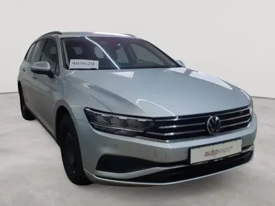 Gebraucht VW Passat Conceptline 150 PS (110 kW) 2022 Scale silver metallic Kombi