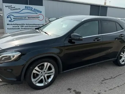 Gebraucht Mercedes GLA200 136 PS (100 kW) 2015 Schwarz SUV
