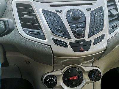 Gold Gebraucht 2008 Ford Fiesta Limousine | 2.250 € (Etwas zu teuer)