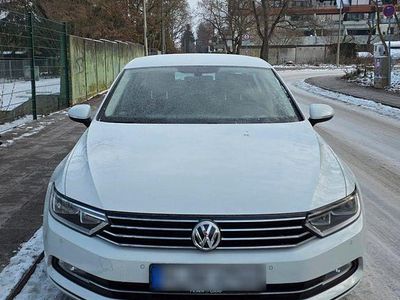 Weiß Gebraucht 2017 VW Passat Comfortline Limousine | 15.300 € (Fairer Preis)