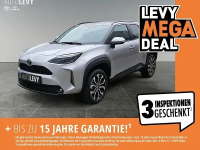 Gebraucht Toyota Yaris Cross Style 131 PS (96 kW) 2024 Grau SUV