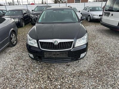 Schwarz Gebraucht 2012 Skoda Octavia Ambition Kombi | 2.500 €