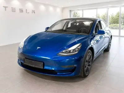 Gebraucht Tesla Model 3 Performance 377 kW (513 PS) 2022 Deep blue metallic Limousine