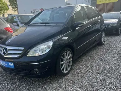 Gebraucht Mercedes B200 140 PS (102 kW) 2008 Kosmosschwarz  metalliclack Van / Kleinbus