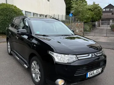 Begagnad Mitsubishi Outlander 150 HK (110 kW) 2013 Svart SUV