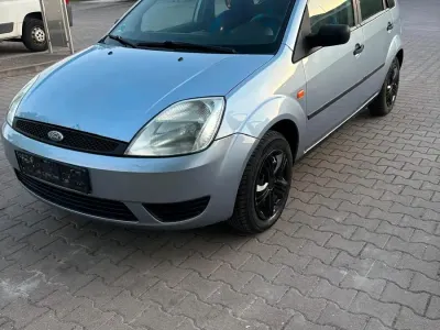 Usata Ford Fiesta 60 CV (44 kW) 2005 Blu Utilitaria