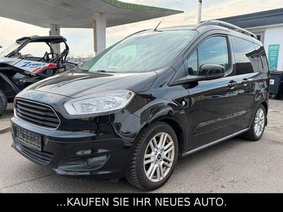 Gebraucht Ford Tourneo Courier Titanium 101 PS (74 kW) 2017 Schwarz Van / Kleinbus