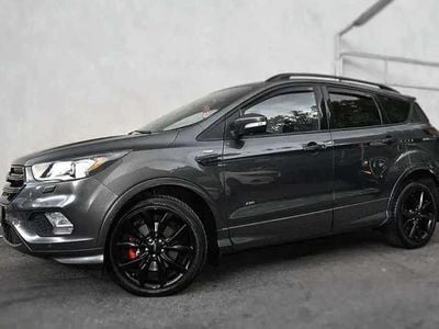 Grau Gebraucht 2017 Ford Kuga ST-Line SUV | 13.500 € (Teuer)
