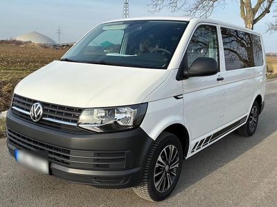 Weiß Gebraucht 2018 VW Caravelle Van / Kleinbus | 22.950 € (Fairer Preis)