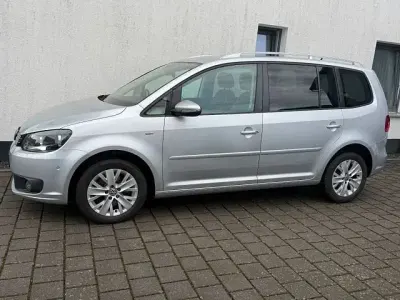Gebraucht VW Touran Life 140 PS (102 kW) 2013 Silber Van / Kleinbus