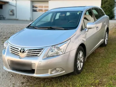 Gebraucht Toyota Avensis T2 126 PS (92 kW) 2010 Silber Kombi