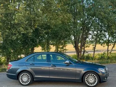 Gebraucht Mercedes C200 184 PS (135 kW) 2008 Blau Limousine